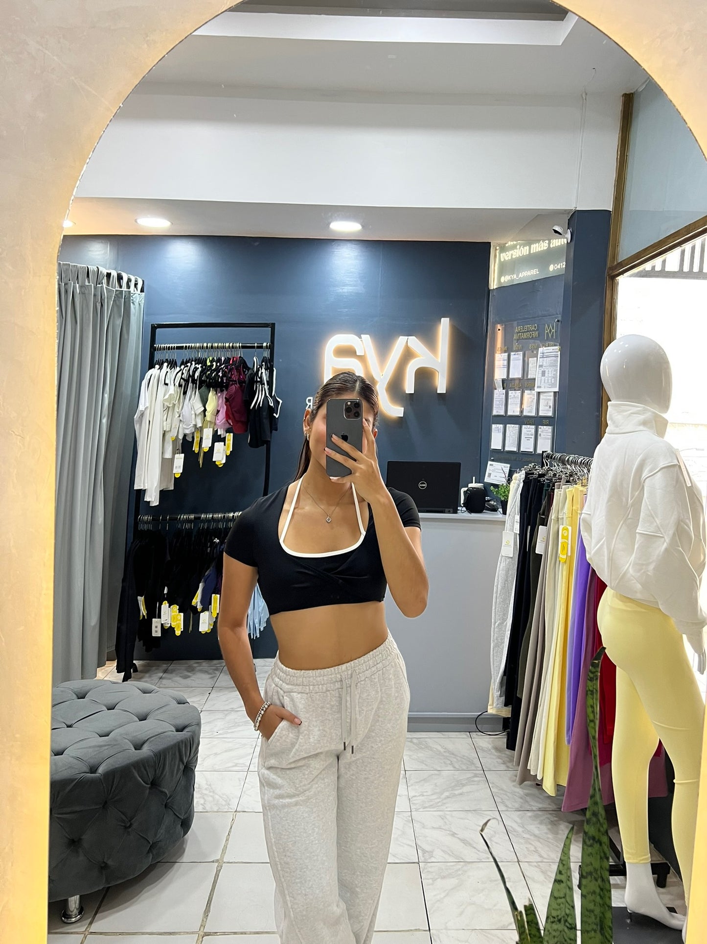Jogger deportivo de dama GLOWMODE gris
