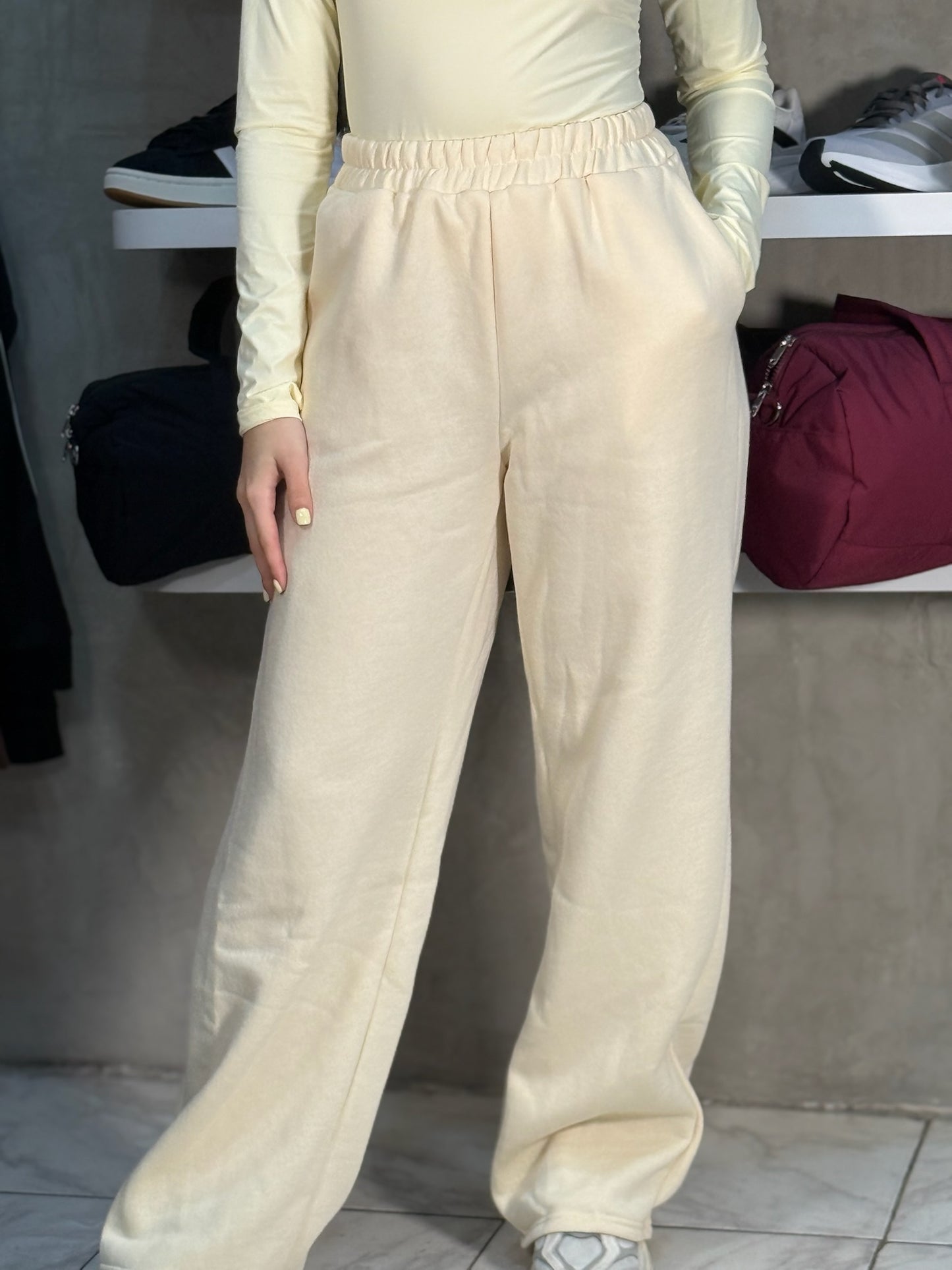 Jogger deportivo de dama MUSERA beige