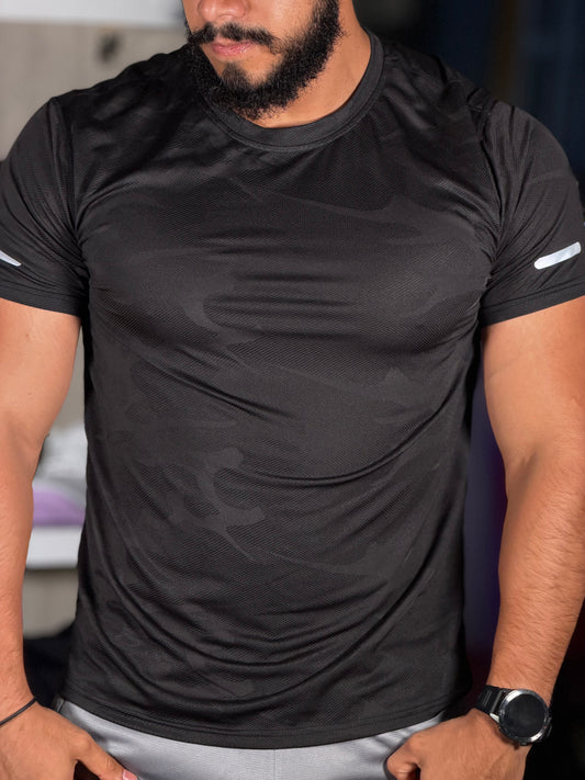 Franela con estampado militar de caballero deportiva negra