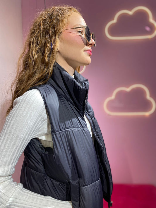 Chaleco puffer negro largo