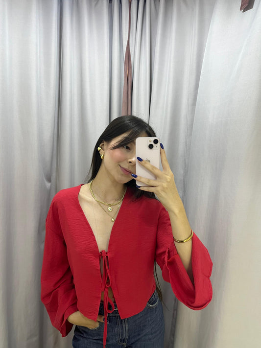Blusa manga larga oversized rojo de lazos delanteros