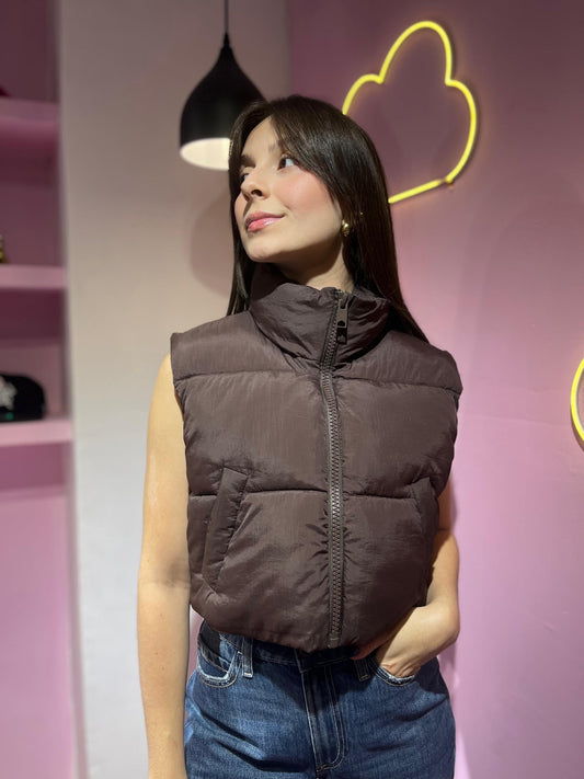 Chaleco puffer marrón