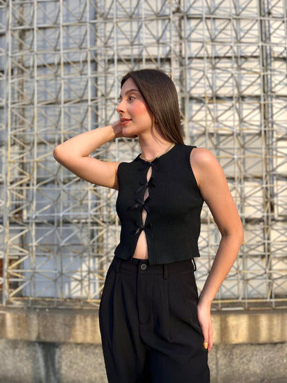 Top tejido de lazos delanteros negro
