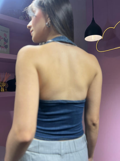 Top de tirantes al cuello de denim oscuro y cierre frontal