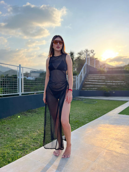 Vestido pareo de malla largo negro con abertura en las piernas