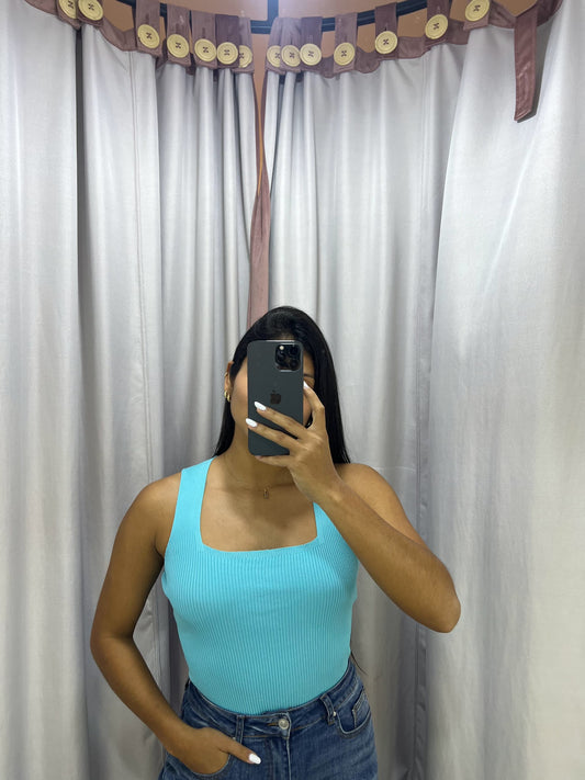 Body de tirantes gruesos de escote cuadrado azul claro