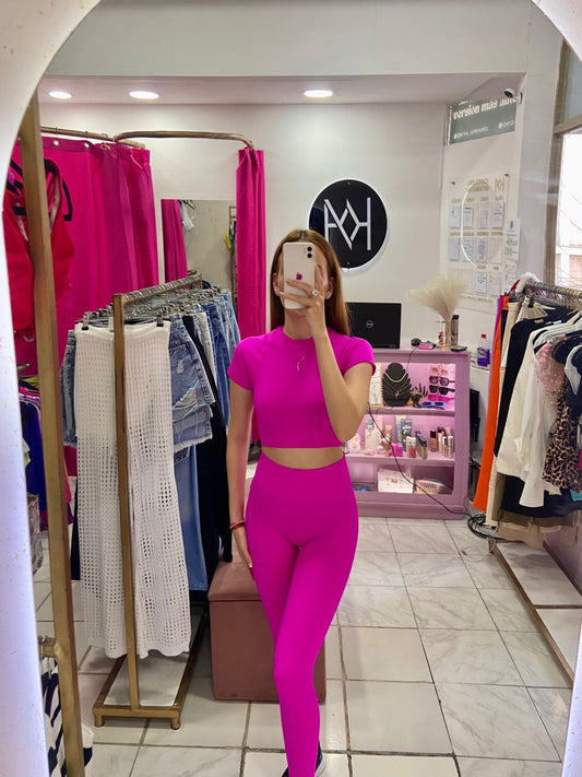 Set deportivo de top manga corta y leggin fucsia