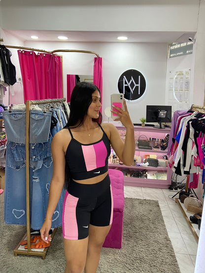 Set deportivo de top y biker negro con rosa