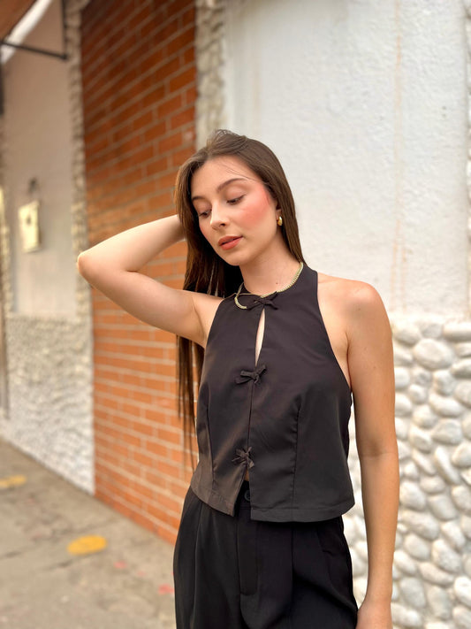 Chaleco halter de espalda descubierta y lazos frontales negro