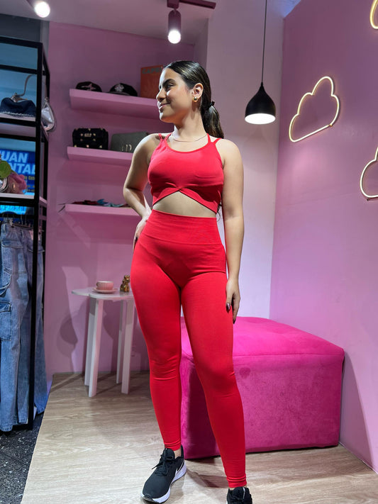 Set deportivo rojo de top y leggin